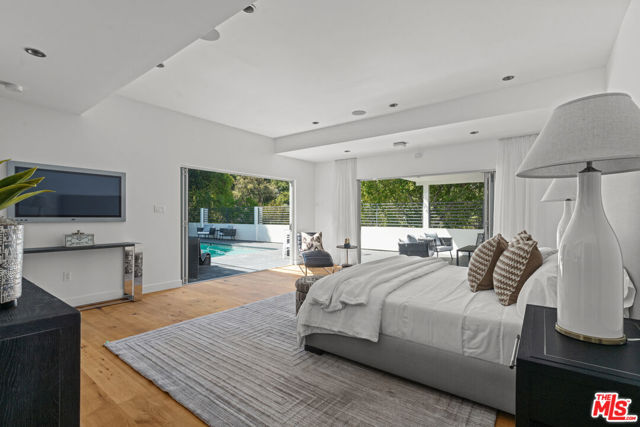 7470 Woodrow Wilson Drive, Los Angeles CA: https://media.crmls.org/mediaz/0866f625-cc68-4bd4-9878-c6a9ec7f86b7.jpg