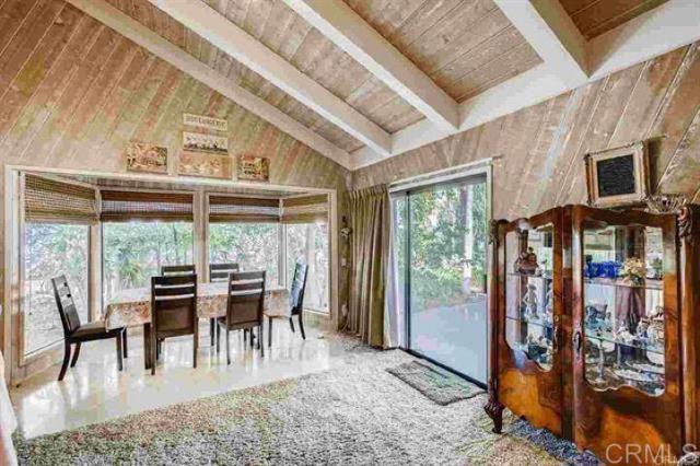 2081 Elevado Road, Vista CA: https://media.crmls.org/mediaz/0866ff1d-7979-457d-b4c3-585ce0b6a9ab.jpg