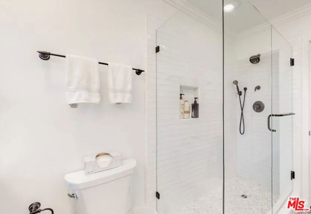 6111 Monero Drive, Rancho Palos Verdes CA: https://media.crmls.org/mediaz/08680d33-4be3-4f17-ad21-e1ab7990c134.jpg