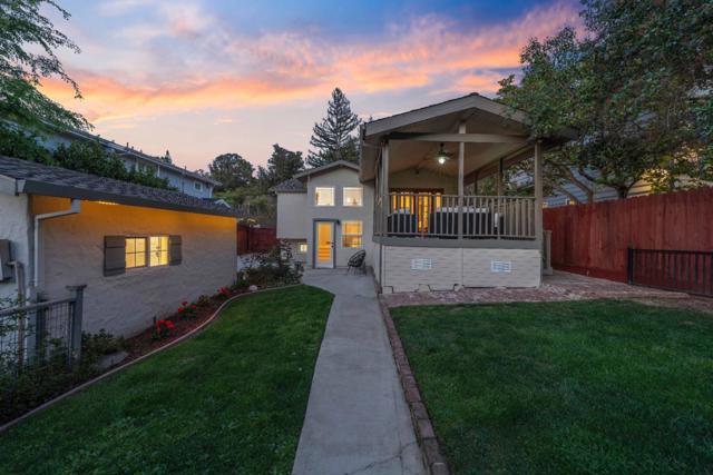 136 Loma Alta Avenue, Los Gatos CA: https://media.crmls.org/mediaz/08686dc1-568b-4b82-b6db-2320750b675c.jpg