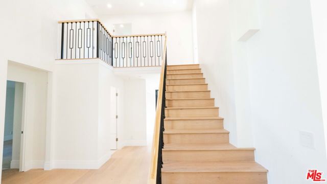 10520 Ashton Avenue, Los Angeles CA: https://media.crmls.org/mediaz/0868b0d8-8702-493a-8e1e-3ab244a89ee3.jpg