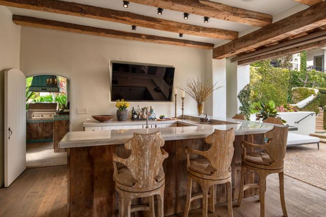 17484 El Vuelo, Rancho Santa Fe CA: https://media.crmls.org/mediaz/08691c4e-1798-4fc0-8828-16ac6405a77d.jpg
