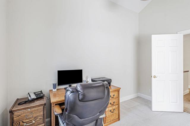 2940 San Juan Boulevard, Belmont CA: https://media.crmls.org/mediaz/08692291-afe3-4670-83de-1f1fe776210d.jpg