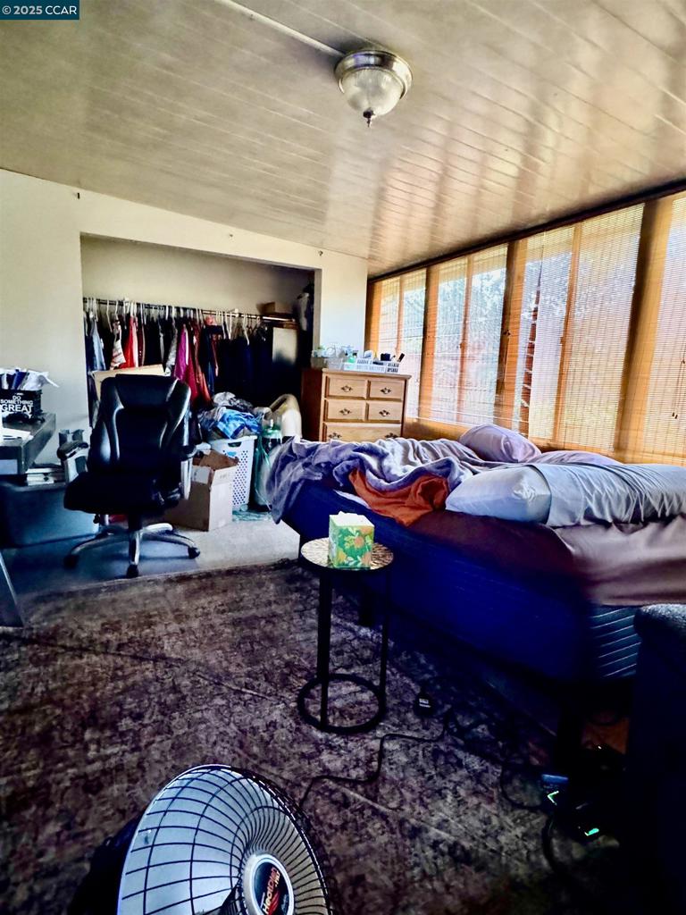 https://media.crmls.org/mediaz/0869ab6b-7c40-4309-8ecc-ab79689b04e9.jpg?preset=X-Large
