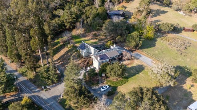 701 Day Valley Road, Aptos CA: https://media.crmls.org/mediaz/0869e23b-c2b3-4c5d-82a2-f2ca0e3ff1e7.jpg