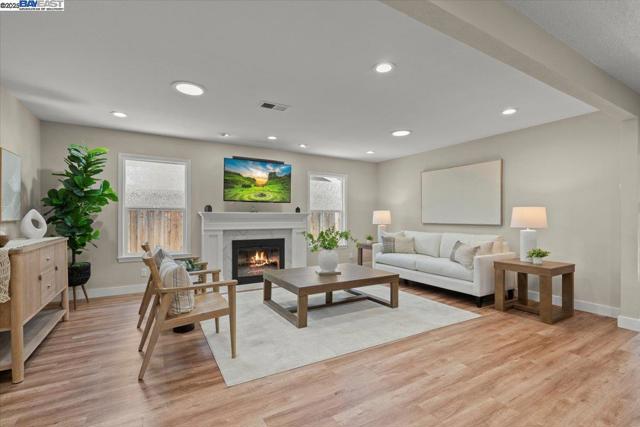 7412 Birkdale Dr, Newark CA: https://media.crmls.org/mediaz/086a7ab4-911f-4461-bfd2-d420df855352.jpg