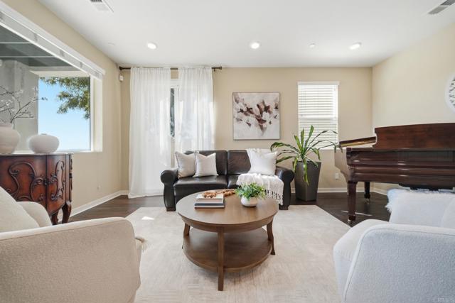 Detail Gallery Image 8 of 72 For 2056 Callisto Terrace, Chula Vista,  CA 91915 - 3 Beds | 3/1 Baths