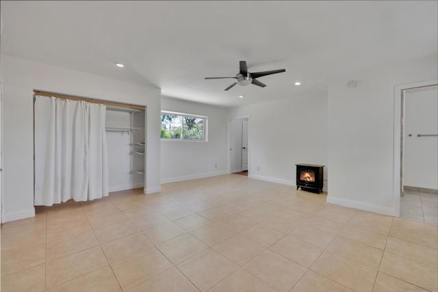 13918 Putney Rd, Poway CA: https://media.crmls.org/mediaz/086b3983-f7b5-46b1-9a24-bf34b5764e6b.jpg