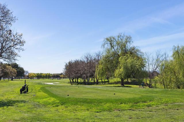 1612 Parkview Green Circle, San Jose CA: https://media.crmls.org/mediaz/086bada8-104e-4c97-8eb9-95712b0d6a44.jpg