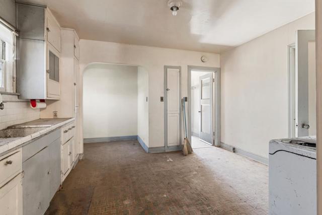 207 Bassett Street, King City CA: https://media.crmls.org/mediaz/086bc7e0-9d00-42eb-9589-3c7a52e008a1.jpg