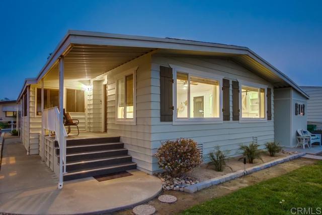 276 N El Camino Real, Oceanside CA: https://media.crmls.org/mediaz/086c679d-6b23-4255-9cf0-46e5cd2a1347.jpg