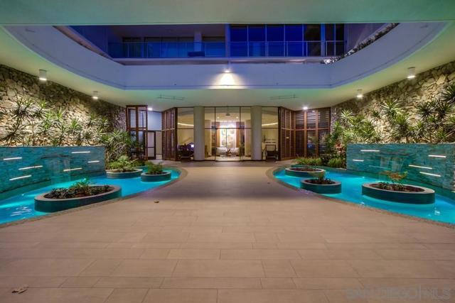 1750 Avenida Del Mundo, Coronado CA: https://media.crmls.org/mediaz/086c6d51-295a-45a7-a1ec-a751c68d4631.jpg