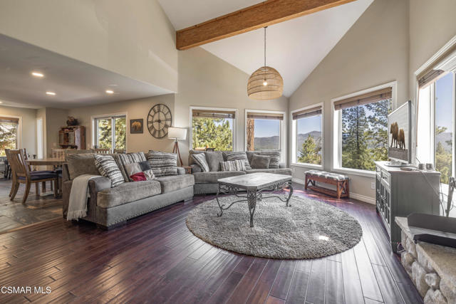 852 Cameron Drive, Big Bear CA: https://media.crmls.org/mediaz/086c7ed6-0dfb-4ff9-b3a5-a30fecf234b6.jpg