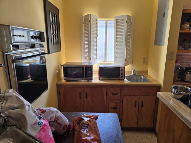 510 Bassett Street, King City CA: https://media.crmls.org/mediaz/086d25e3-6a6a-4725-a89b-bd6af466b195.jpg