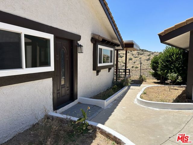 9333 Escondido Canyon Road, Santa Clarita, California 91390, 3 Bedrooms Bedrooms, ,2 BathroomsBathrooms,Single Family Residence,For Sale,Escondido Canyon,24412831