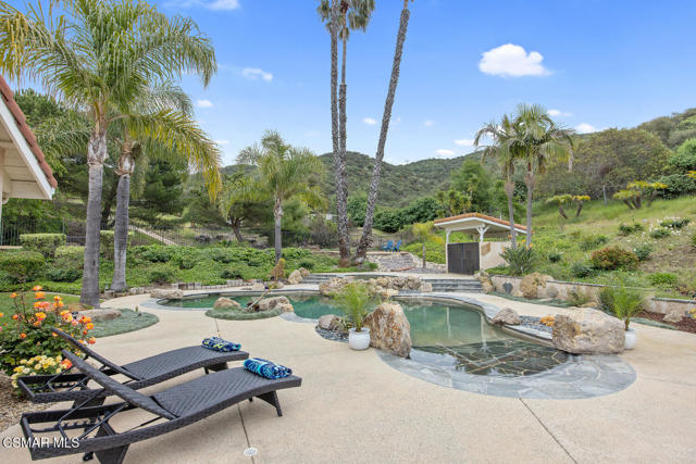 790 Spring Canyon Place, Thousand Oaks CA: https://media.crmls.org/mediaz/086d7b43-008f-432d-baea-2441578f9e86.jpg