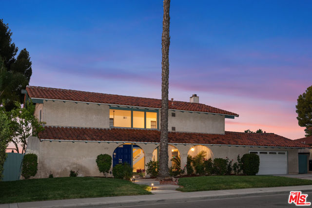 21727 Ulmus Drive, Woodland Hills CA: https://media.crmls.org/mediaz/086dde6c-f712-40c3-aada-0acd6dda0d82.jpg