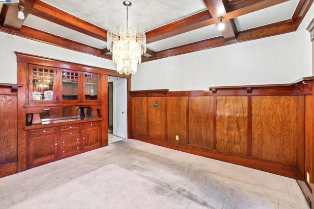 835 Apgar St, Oakland CA: https://media.crmls.org/mediaz/086de5d7-5cf8-47c9-81ee-4ebc279abed4.jpg