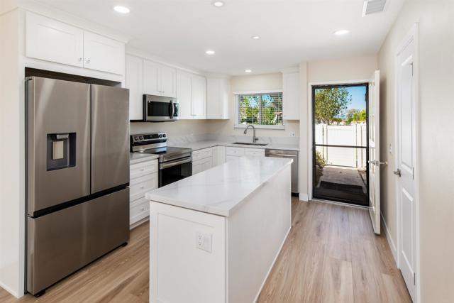 Detail Gallery Image 4 of 28 For 1866 Pleasantdale Lane, Encinitas,  CA 92024 - 2 Beds | 2 Baths