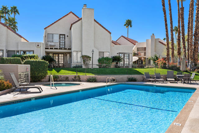 73322 Shadow Mountain Drive, Palm Desert CA: https://media.crmls.org/mediaz/086f6bca-d79f-49a3-9433-c0b44f9e065d.jpg