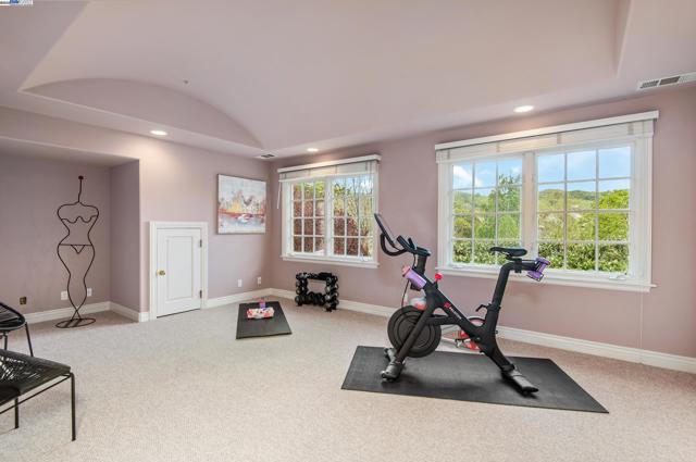 3029 Alburni Ct, Pleasanton CA: https://media.crmls.org/mediaz/086f726d-1a91-491f-9a44-4deaf10708c2.jpg