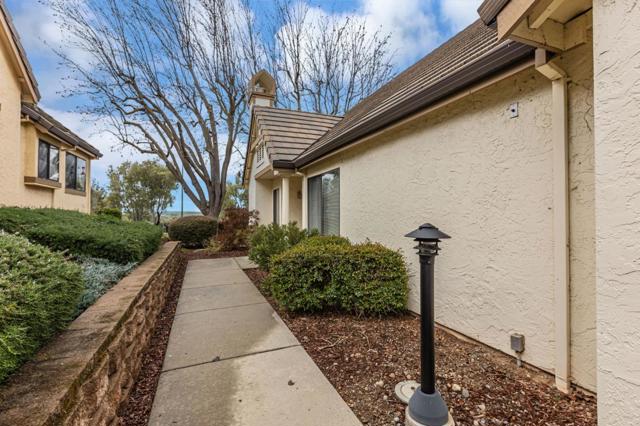 7510 Deveron Court, San Jose CA: https://media.crmls.org/mediaz/086f8f45-a110-4956-b4e6-c4a2b1134dd8.jpg