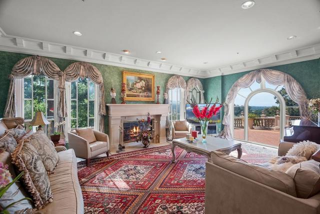 16840 Cypress Way, Los Gatos CA: https://media.crmls.org/mediaz/08709977-430e-4a85-bea3-d7e146f060f8.jpg