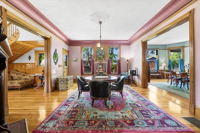 223 N Oregon Street, Yreka CA: https://media.crmls.org/mediaz/0871d7e8-54b5-48b5-84e7-7e80d156995b.jpg