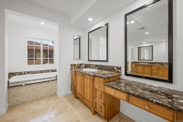 3219 Corte Paloma, Carlsbad CA: https://media.crmls.org/mediaz/0871e725-a017-4270-bc21-78c9fcf8fbad.jpg