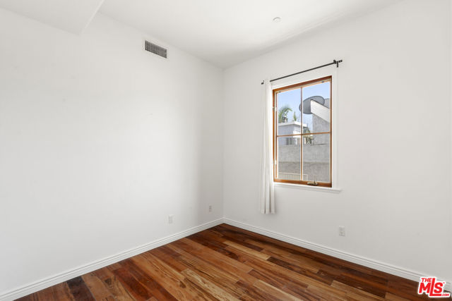 744 North Alfred Street, 104 photo 29