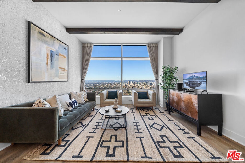 900 W Olympic Boulevard #32F