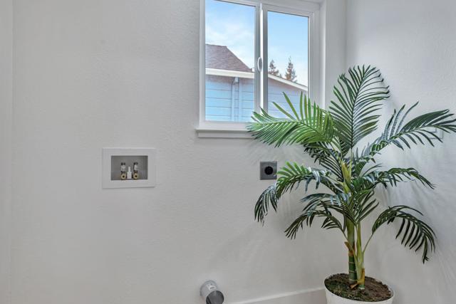 841 Harrison Street, Santa Clara CA: https://media.crmls.org/mediaz/0872dacf-e790-4b51-bdf3-876d5756ed40.jpg