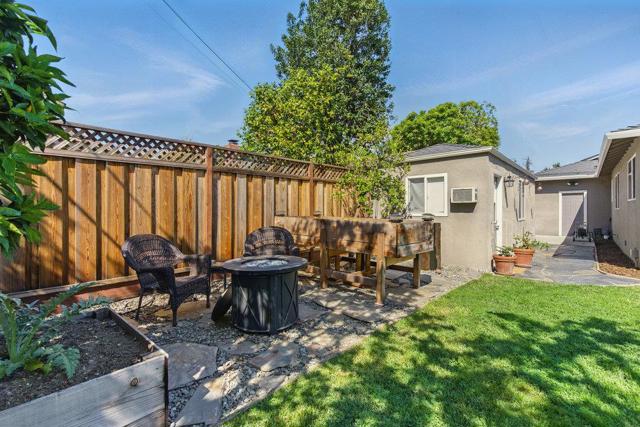 843 S Genevieve Lane, San Jose CA: https://media.crmls.org/mediaz/0873365c-d5eb-4592-b920-2c863d2e1a02.jpg