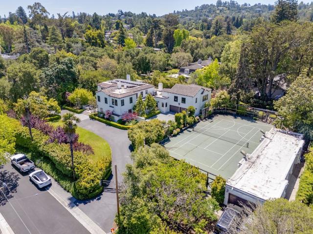 2181 Parkside Avenue, Hillsborough CA: https://media.crmls.org/mediaz/08734f9f-2ebd-4554-8433-54508452590d.jpg