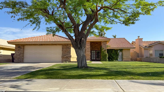 78835 Lowe Drive, La Quinta CA: https://media.crmls.org/mediaz/087385ab-59a4-448e-bed1-17ac535239ca.jpg