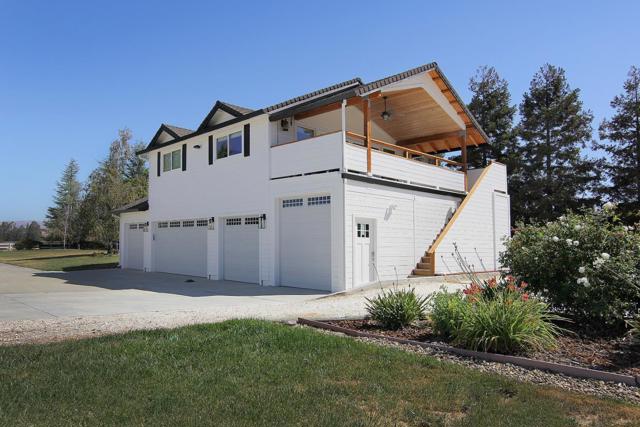 475 Torrano Court, Hollister CA: https://media.crmls.org/mediaz/08739f49-0875-4b03-9206-411c94cebf47.jpg
