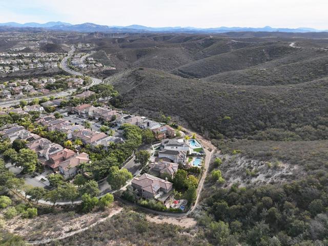 12647 Westly Ln, San Diego CA: https://media.crmls.org/mediaz/0873d7f5-df03-40df-8eac-969f06f9ef54.jpg
