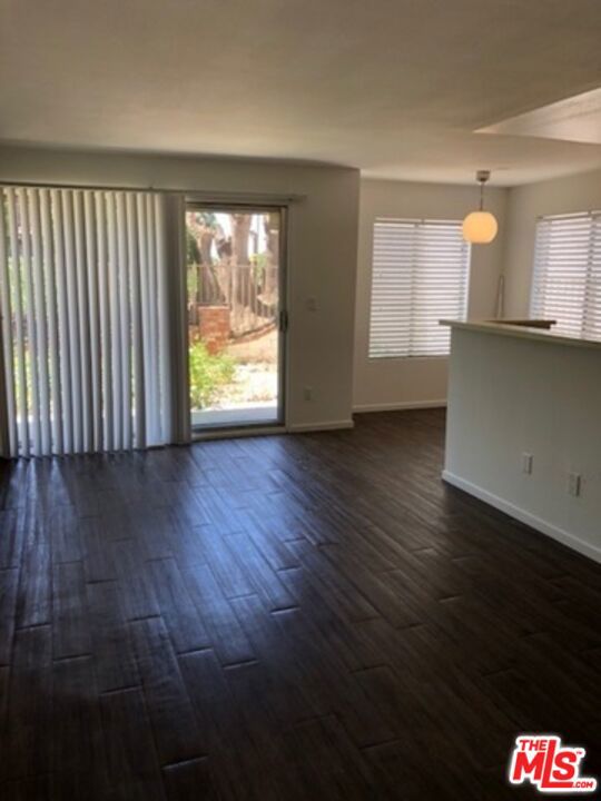 884 Palm Avenue, 302 photo 16