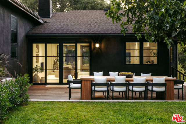 4790 Galendo Street, Woodland Hills CA: https://media.crmls.org/mediaz/087422ac-fcd9-4725-bb44-45648ff8443d.jpg
