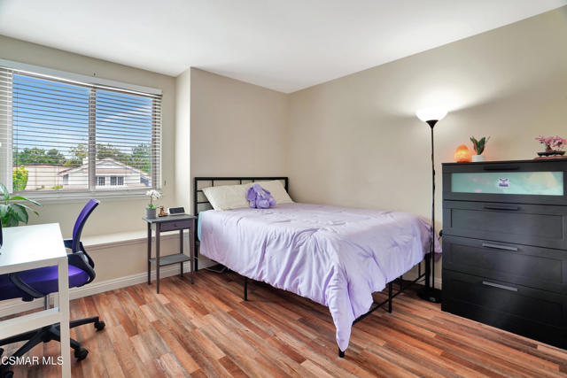 48 Herringbone Court, Newbury Park CA: https://media.crmls.org/mediaz/08743fb9-7ed8-435b-814b-35800dbef3c0.jpg