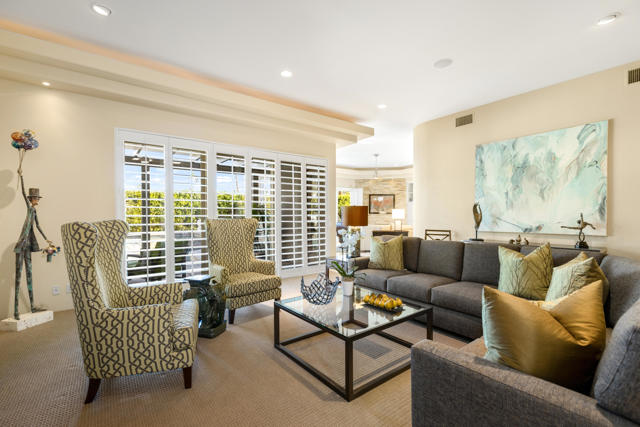 2000 S Caliente Drive, Palm Springs CA: https://media.crmls.org/mediaz/08746084-663a-43c9-80e5-dc33e2bc28bd.jpg