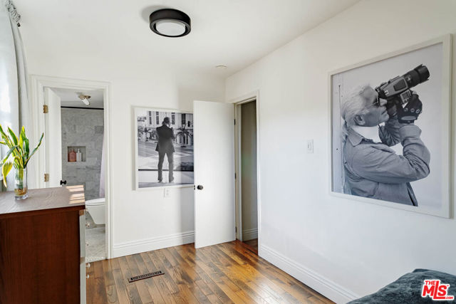 2251 N Cahuenga Boulevard, Los Angeles CA: https://media.crmls.org/mediaz/0874c244-6ffb-40f8-b8d0-3096b03baf22.jpg