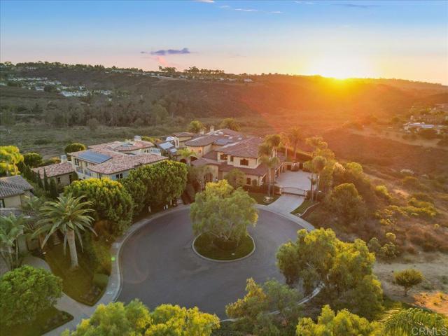 5015 Rancho Quinta Bend, San Diego CA: https://media.crmls.org/mediaz/0874d326-de49-4ece-9c96-ac433878eded.jpg