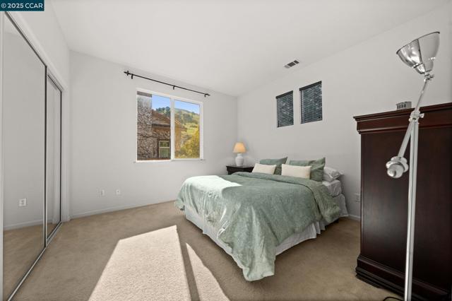 Image 32 of 60 For 868 Deer Spring Cir