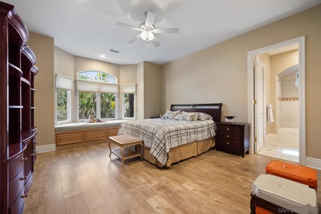 18050 Rancho La Cima Corte, Rancho Santa Fe CA: https://media.crmls.org/mediaz/08750c81-1c20-4091-bf1b-5c31c17b581b.jpg