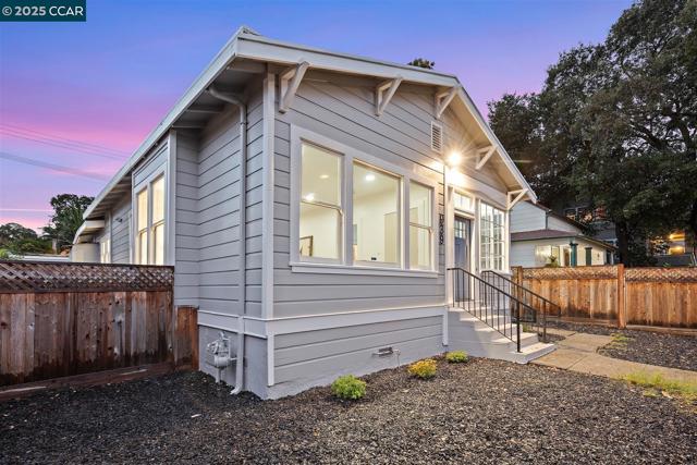 939 Ohio St, Vallejo CA: https://media.crmls.org/mediaz/087511e7-4933-4fa3-9b83-dbdf85b10770.jpg