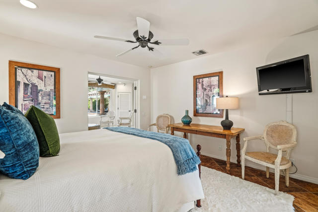 835 N Avenida Palmas, Palm Springs, CA 92262