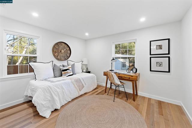 2188 1st Ave, Napa CA: https://media.crmls.org/mediaz/0875e243-7e0f-48f4-b3d1-678345c1a026.jpg