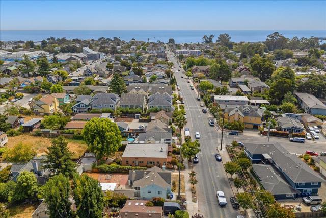806 Seabright Avenue, Santa Cruz CA: https://media.crmls.org/mediaz/08760cf3-8869-4940-9a47-e70467476658.jpg