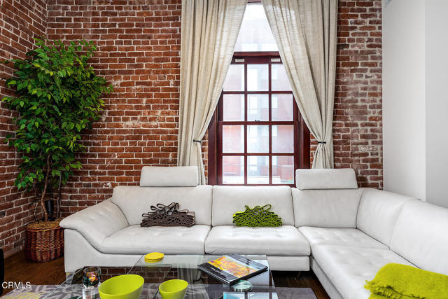 940 E 2nd Street, Los Angeles CA: https://media.crmls.org/mediaz/08766f2c-7142-4765-9056-f9af1db667f2.jpg